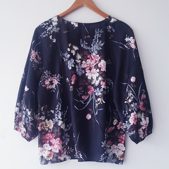 SHEIN Black & Pink Floral Raglan Sleeve Blouse - Picture 12 of 13